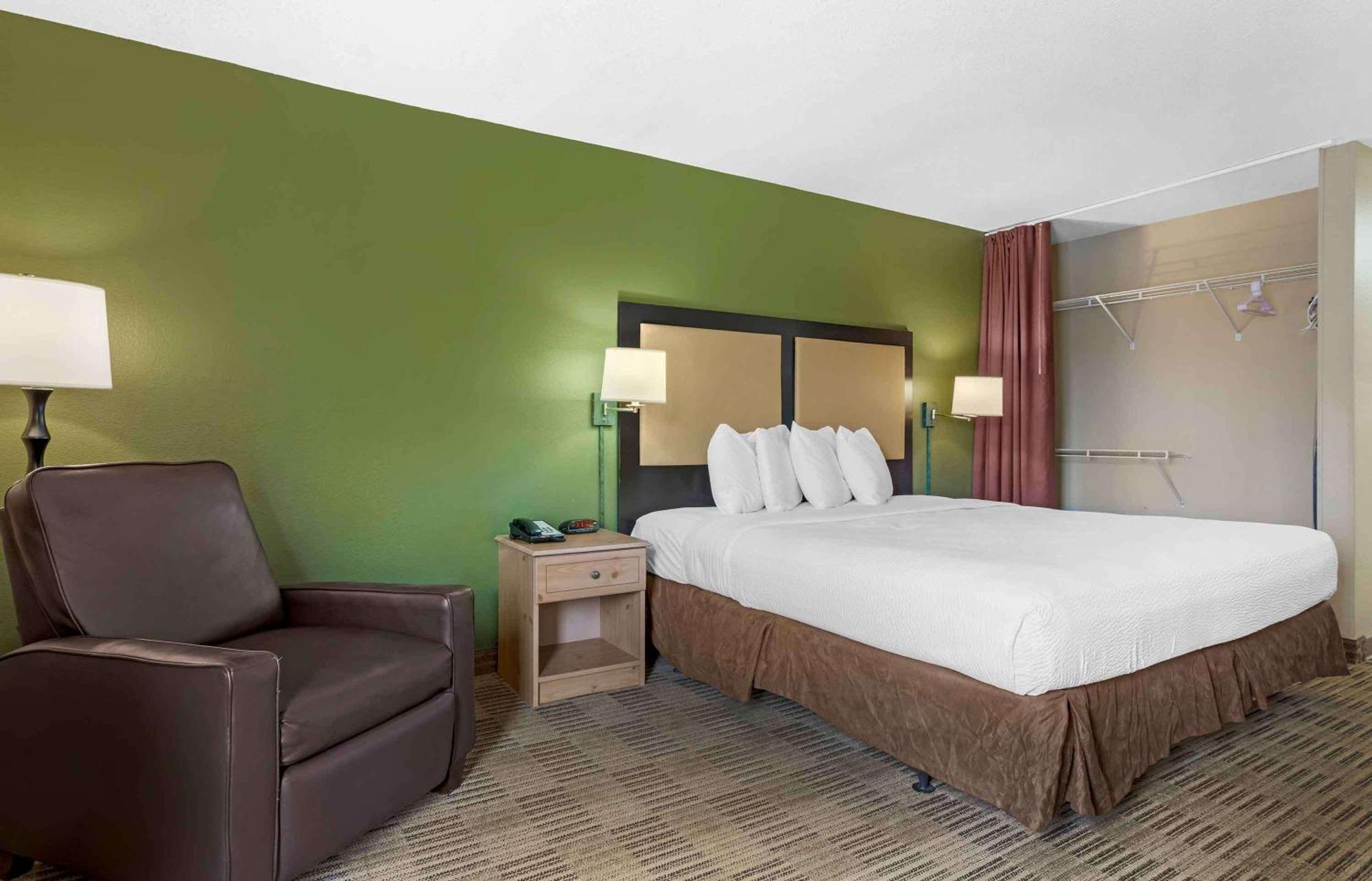Extended Stay America Suites - Houston - Galleria - Uptown Exterior photo