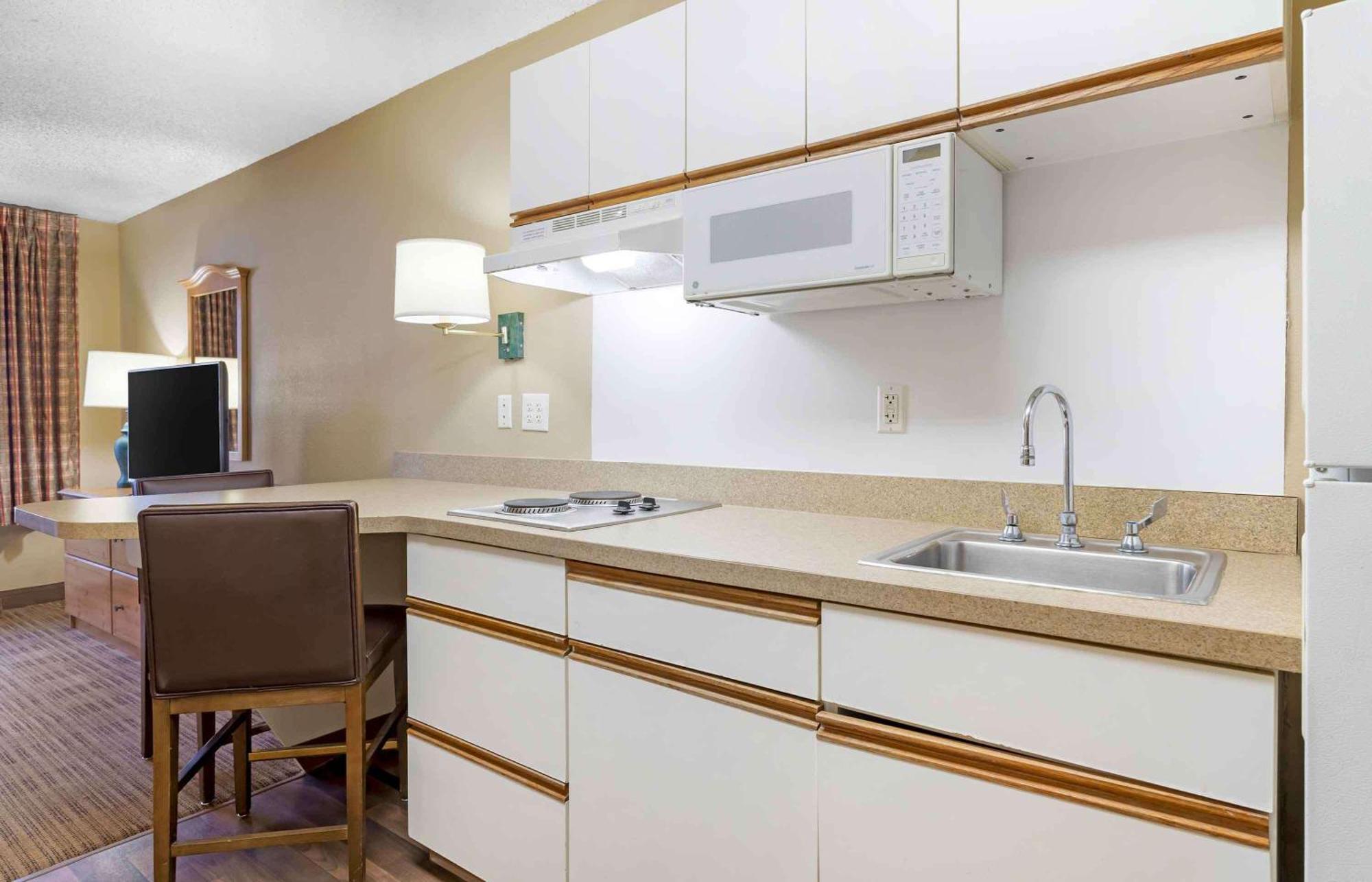 Extended Stay America Suites - Houston - Galleria - Uptown Exterior photo