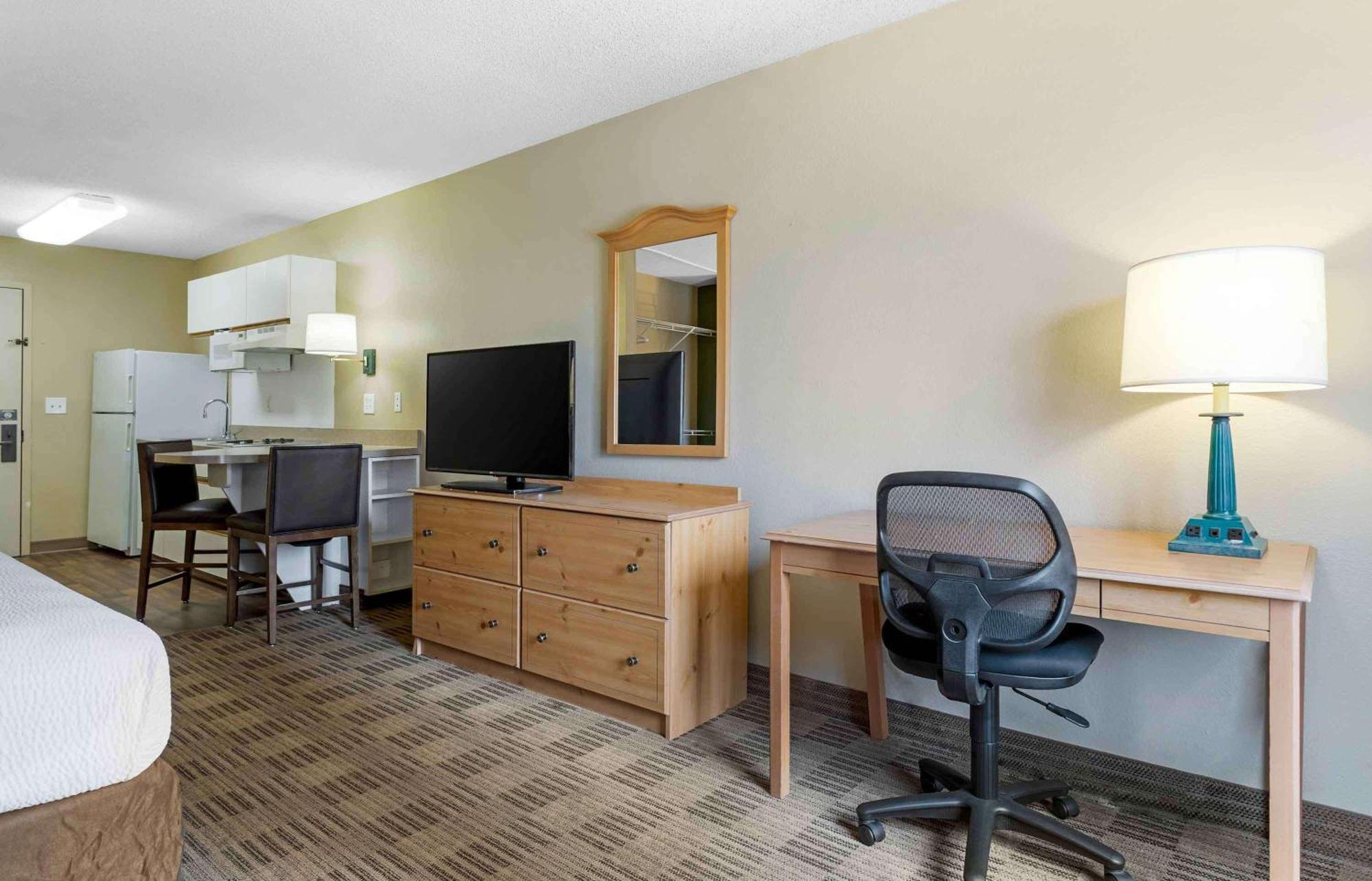 Extended Stay America Suites - Houston - Galleria - Uptown Exterior photo